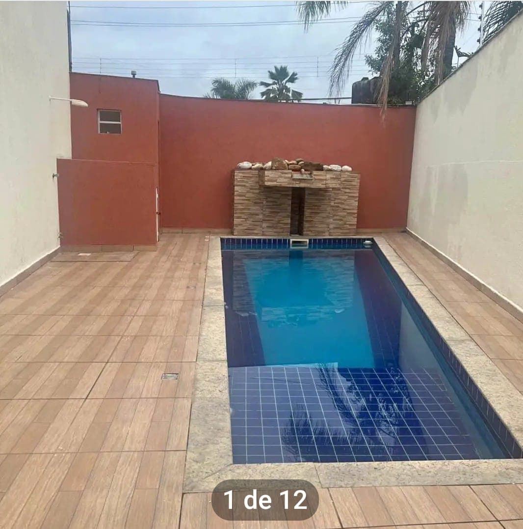 Sobrado em Vila com Piscina na Enseada no Guarujá